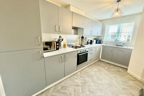 3 bedroom semi-detached house to rent, Oakwood Gardens, Middlesbrough
