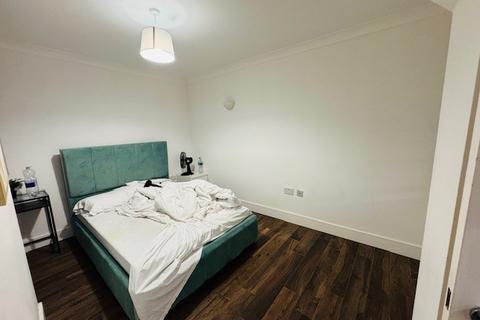 1 bedroom apartment to rent, Newark Street, London, E1