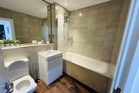 1 bedroom apartment to rent, Newark Street, London, E1