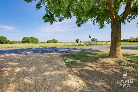 3 bedroom detached bungalow for sale, Harwich Road, Little Clacton CO16