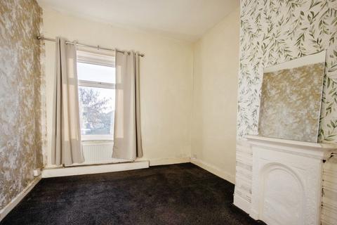 2 bedroom end of terrace house for sale, Howden Clough Road, Leeds LS27