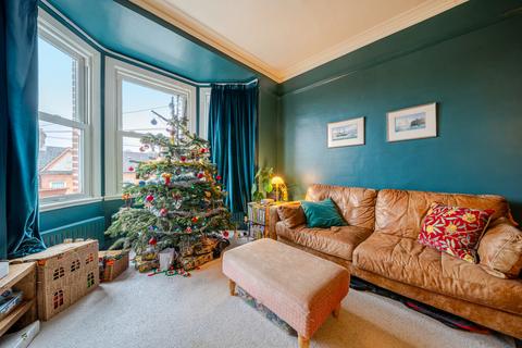 2 bedroom maisonette for sale, Casewick Road, West Norwood, London, SE27