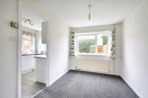 3 bedroom semi-detached house to rent, Latimer Drive, Bramcote, Nottingham, NG9 3HT