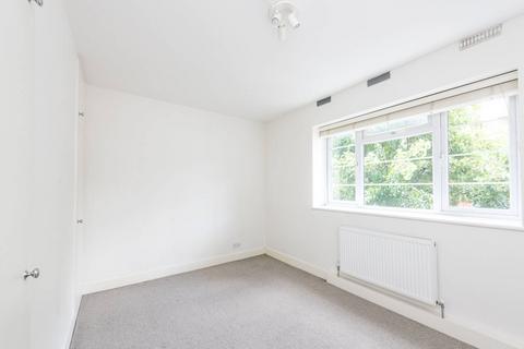 2 bedroom flat to rent, Wandsworth Road, Vauxhall, London, SW8