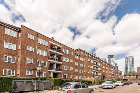 2 bedroom flat to rent, Wandsworth Road, Vauxhall, London, SW8