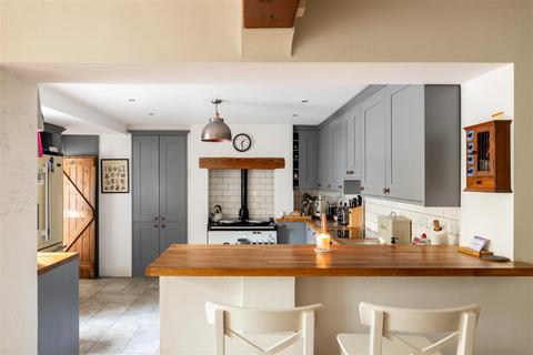 3 bedroom detached house for sale, Stychens Lane, Bletchingley