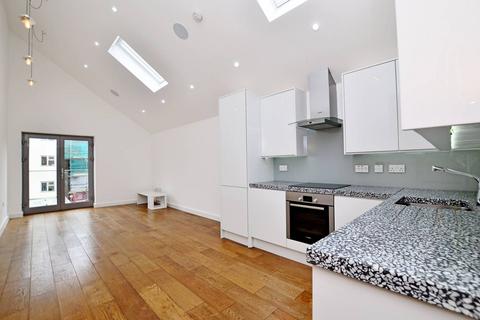 Mile End Road, Stepney, London, E1