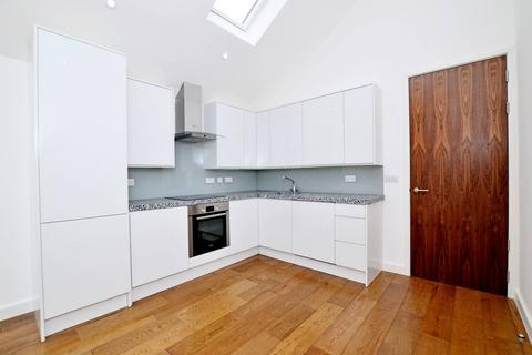 2 bedroom flat for sale, Mile End Road, Stepney, London, E1