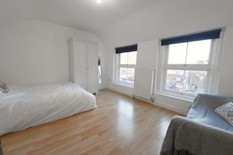 undefined, Court Street E1