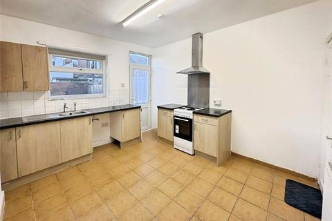 3 bedroom end of terrace house to rent, Queens Road, Doncaster DN6