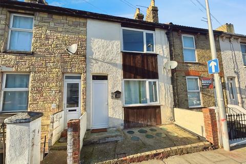 3 bedroom terraced house to rent, Gardiner Street, Kent ME7