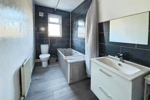 3 bedroom terraced house to rent, Gardiner Street, Kent ME7