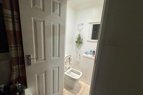 5 bedroom house share to rent, Shipman Road, London E16