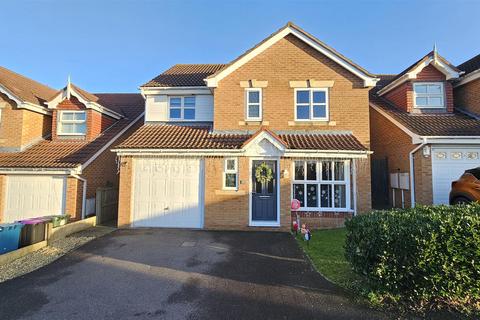4 bedroom detached house for sale, Sandpiper Close, Bingham