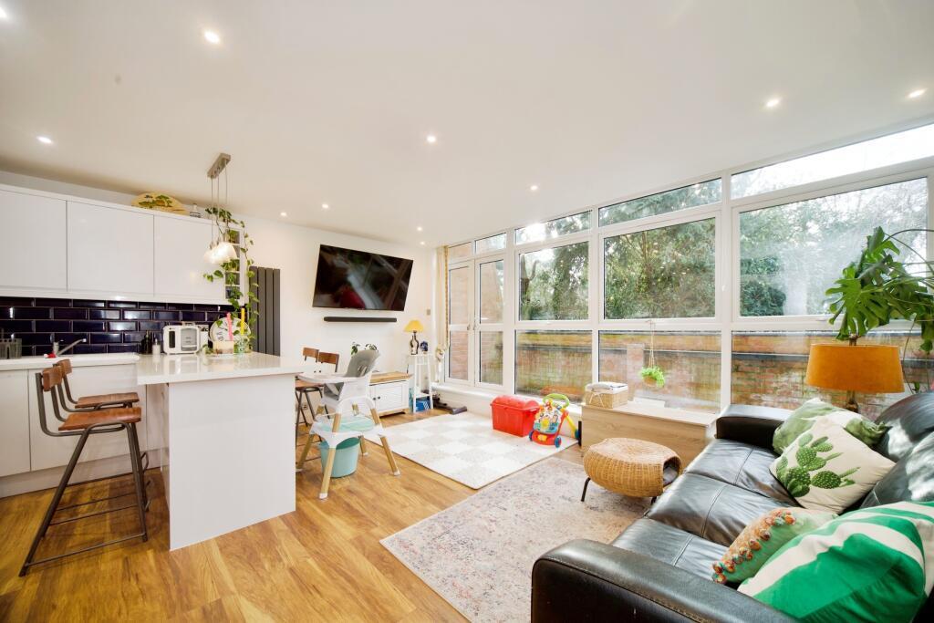 Open plan kitchen / living room