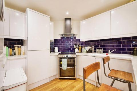 2 bedroom flat for sale, Beecholme, Woodside Park Road, N12
