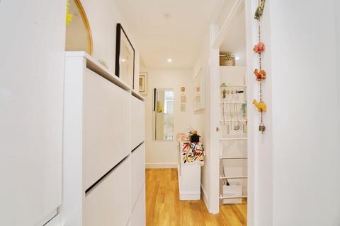2 bedroom flat for sale, Beecholme, Woodside Park Road, N12