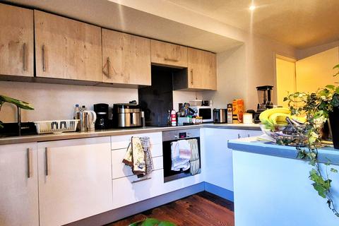 1 bedroom apartment to rent, COMMERICAL ROAD, SO15