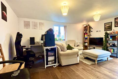1 bedroom apartment to rent, COMMERICAL ROAD, SO15