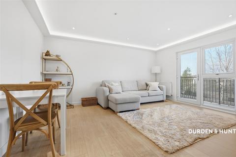 2 bedroom apartment for sale, London Road, Leigh-On-Sea SS9