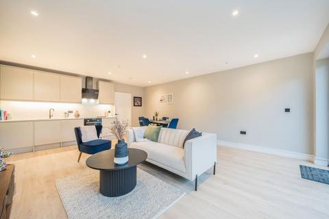 Elm Grove, LONDON SW19