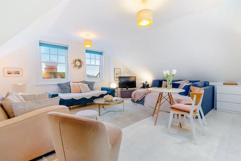 1 bedroom flat for sale, High Street, Uckfield TN22