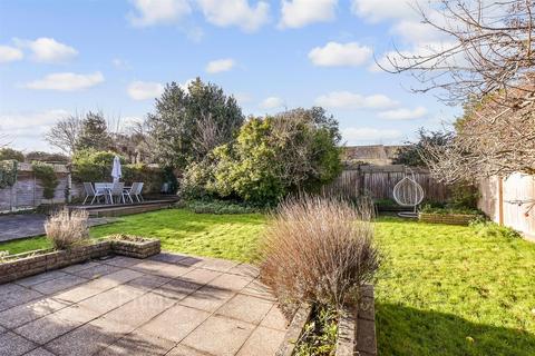 4 bedroom chalet for sale, Victoria Road, Freshwater, Isle of Wight