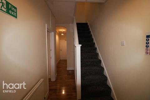 1 bedroom in a house share to rent, Princes Avenue, LONDON