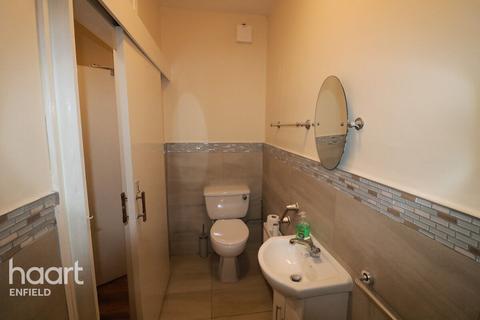 1 bedroom in a house share to rent, Princes Avenue, LONDON