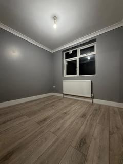 2 bedroom ground floor flat to rent, Fulbourne Road, London E17