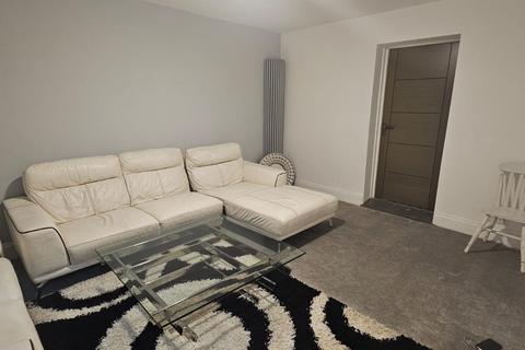 1 bedroom terraced house to rent, West Road, Chadwell Heath RM6