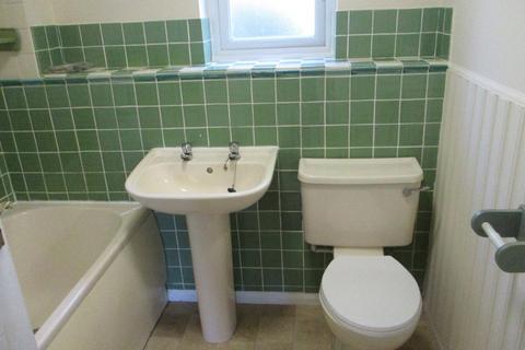 2 bedroom house to rent, Wordsworth Close, Exmouth