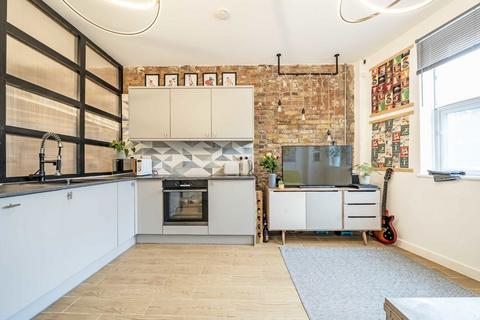 1 bedroom flat to rent, Station Terrace, London NW10