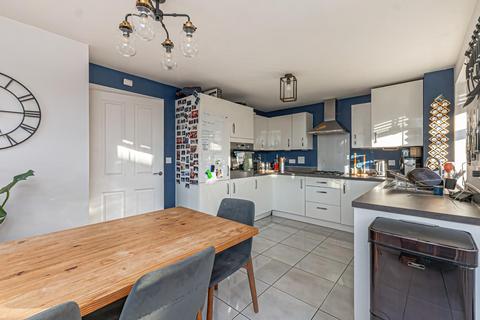 4 bedroom detached house for sale, Wallis Drive, Leighton Buzzard