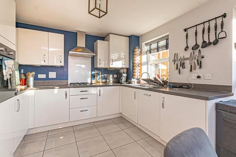 4 bedroom detached house for sale, Wallis Drive, Leighton Buzzard
