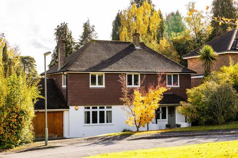5 bedroom detached house for sale, Huntersfield Close, Reigate