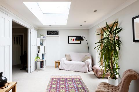 5 bedroom detached house for sale, Huntersfield Close, Reigate