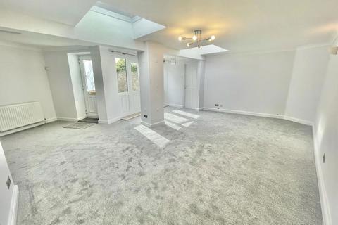 3 bedroom apartment for sale, York Road, Torquay, TQ1 3SG