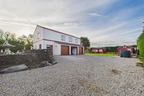 4 bedroom detached house for sale, Hornsea Road, Skipsea, YO25 8SY