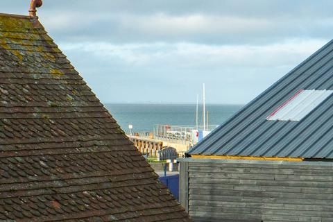 1 bedroom flat for sale, Bexley Street, Whitstable, Kent, CT5