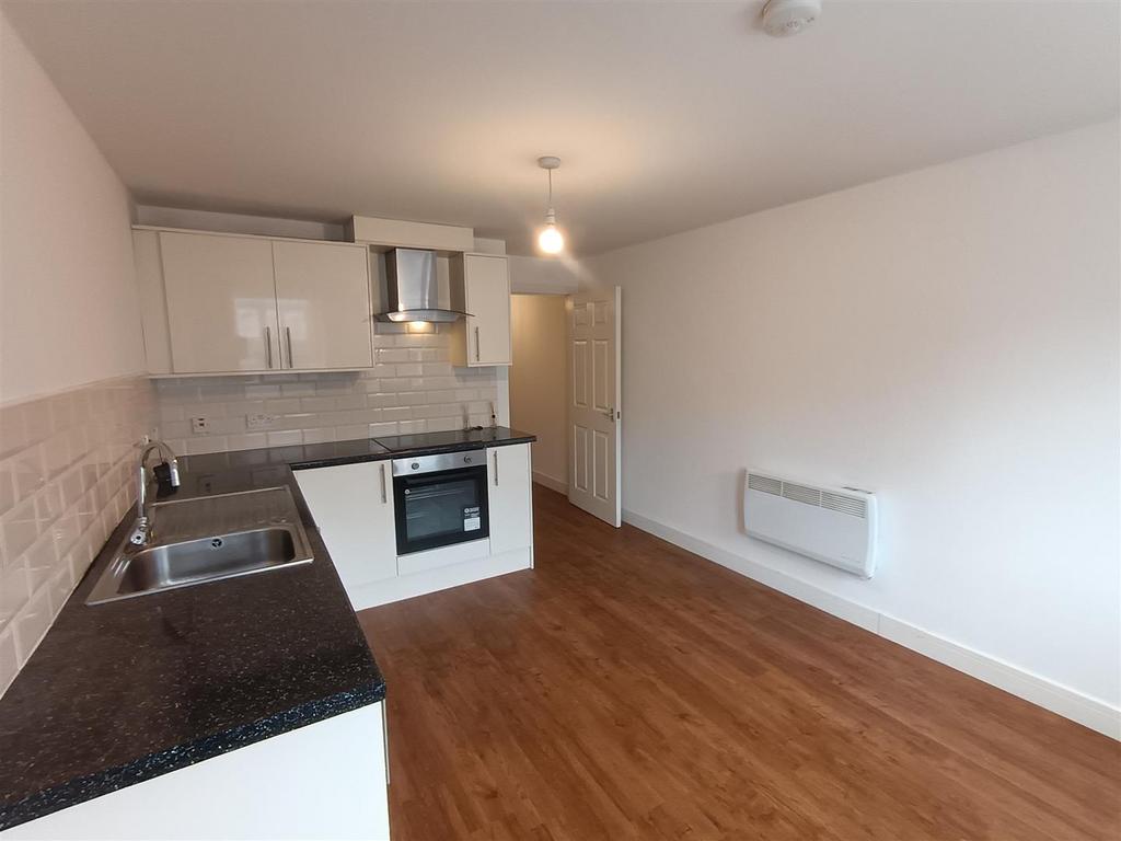 Kitchen2.jpg