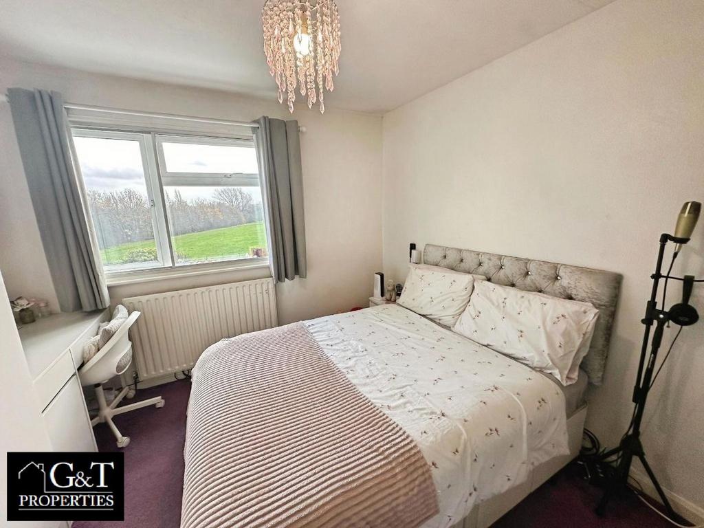 Second bedroom