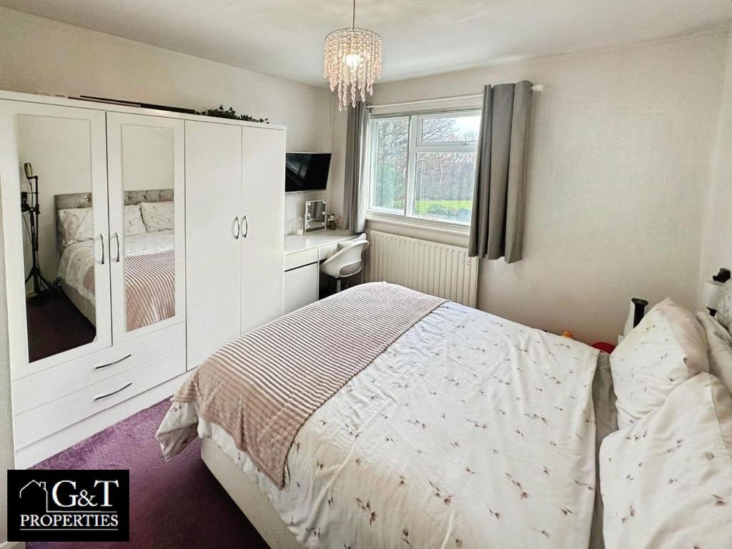 Second bedroom