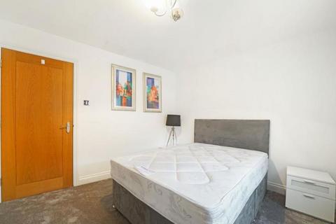 3 bedroom apartment to rent, Palgrave Gardens, London NW1