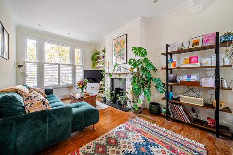 2 bedroom flat for sale, Boscombe Road, Hammersmith, London, W12