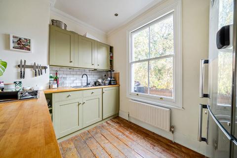 2 bedroom flat for sale, Boscombe Road, Hammersmith, London, W12