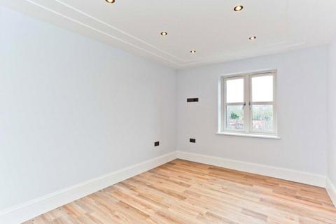 2 bedroom apartment to rent, Colney Hatch Lane, London, N10