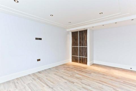 2 bedroom apartment to rent, Colney Hatch Lane, London, N10