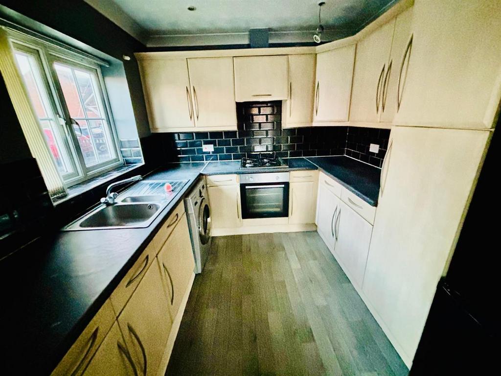 Fitted Kitchen: