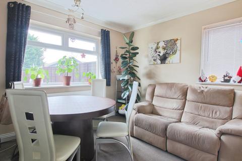 3 bedroom semi-detached house for sale, Summergangs Drive, Thorngumbald, Hull, HU12 9PW